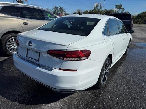 2022 Volkswagen Passat 2.0T SE