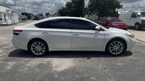 Blizzard Pearl 2013 Toyota Avalon XLE