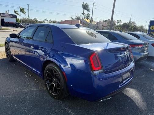 2019 Chrysler 300 Touring