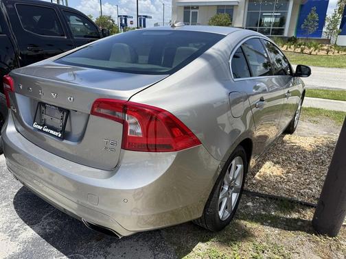 Seashell Metallic 2016 Volvo S60 T5 Premier