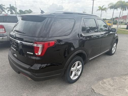 Agate Black Metallic 2019 Ford Explorer XLT
