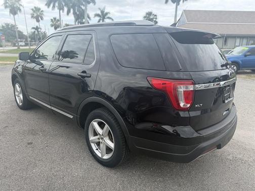 Agate Black Metallic 2019 Ford Explorer XLT