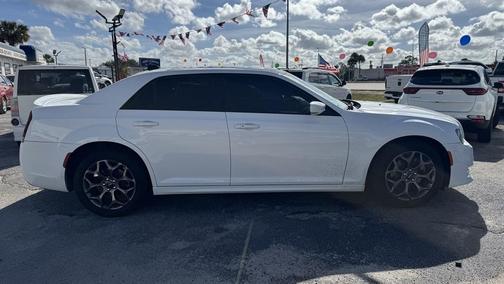 2018 Chrysler 300 S