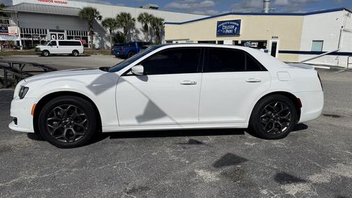 2018 Chrysler 300 S