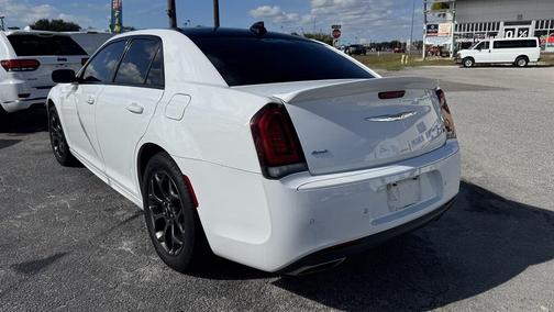 2018 Chrysler 300 S