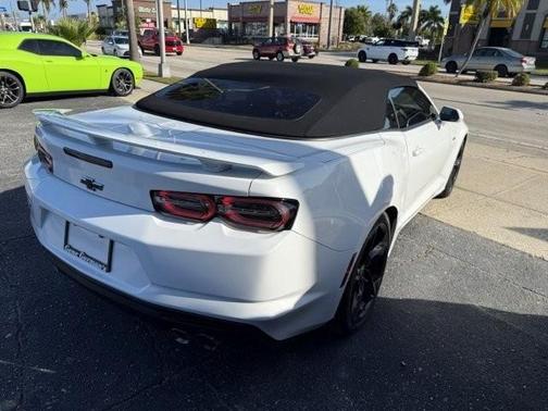 2022 Chevrolet Camaro RWD Convertible LT1