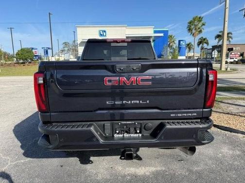 2024 GMC Sierra 2500 Denali