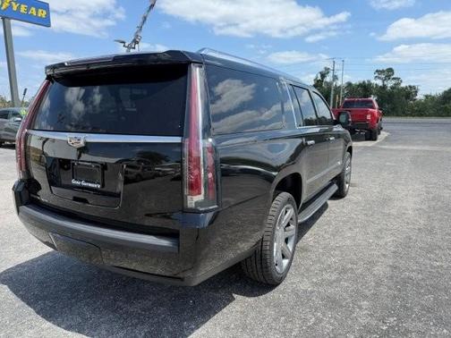 2016 Cadillac Escalade ESV Luxury