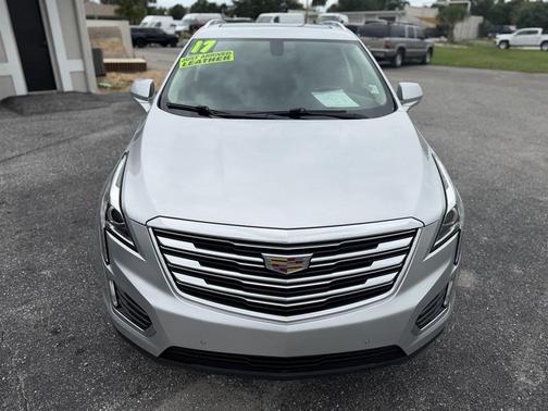 Radiant Silver Metallic 2017 Cadillac XT5 Luxury