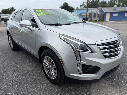Radiant Silver Metallic 2017 Cadillac XT5 Luxury