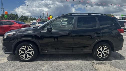 Crystal Black Silica 2023 Subaru Forester Premium