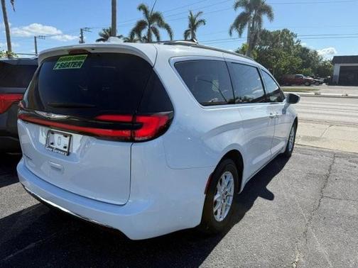 2022 Chrysler Pacifica Touring L