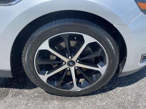 2016 Ford Taurus SHO
