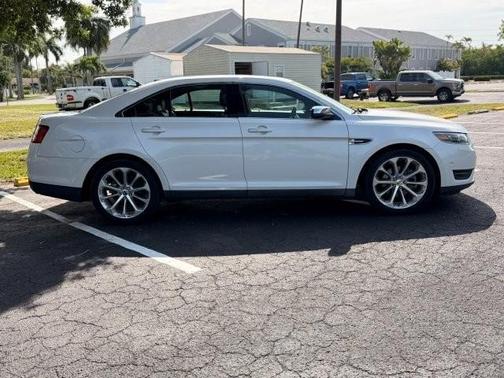 White Platinum Metallic Tri-Coat 2018 Ford Taurus Limited