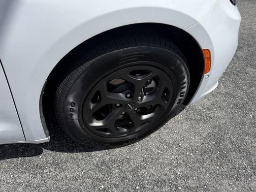 Bright White Clearcoat 2024 Chrysler Pacifica Hybrid S Appearance Pkg