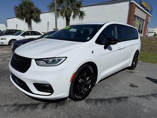 Bright White Clearcoat 2024 Chrysler Pacifica Hybrid S Appearance Pkg
