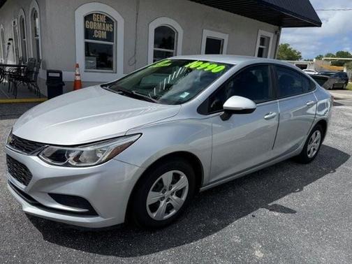 Silver Ice Metallic 2017 Chevrolet Cruze LS