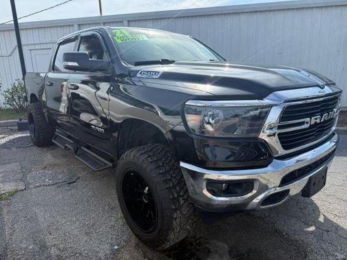 Diamond Black Crystal Pearlcoat 2021 RAM 1500 Big Horn/Lone Star