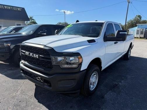 2023 RAM 2500 Tradesman Crew Cab 4x2 8' Box