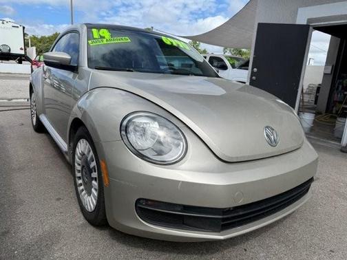 Tan 2014 Volkswagen Beetle 2.5L