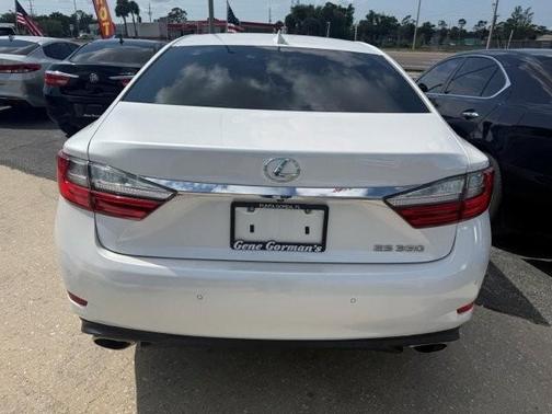Eminent White Pearl 2017 Lexus ES 350 Base