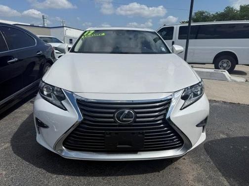 Eminent White Pearl 2017 Lexus ES 350 Base