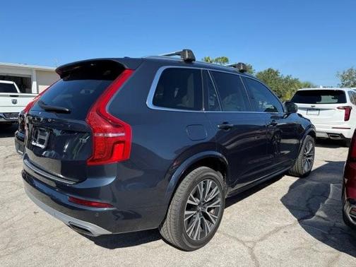 2021 Volvo XC90 T5 Momentum