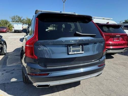 2021 Volvo XC90 T5 Momentum