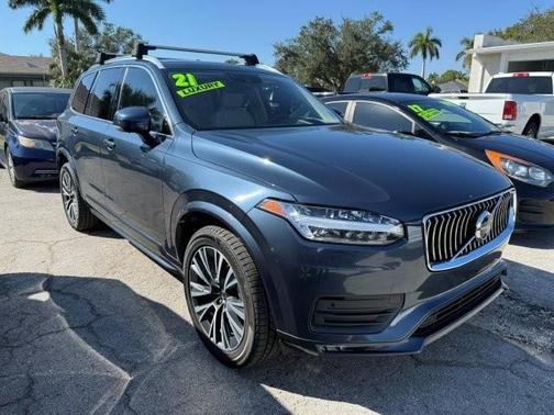 2021 Volvo XC90 T5 Momentum