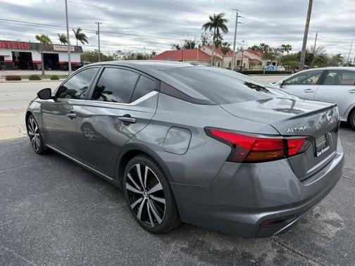 2022 Nissan Altima SR FWD