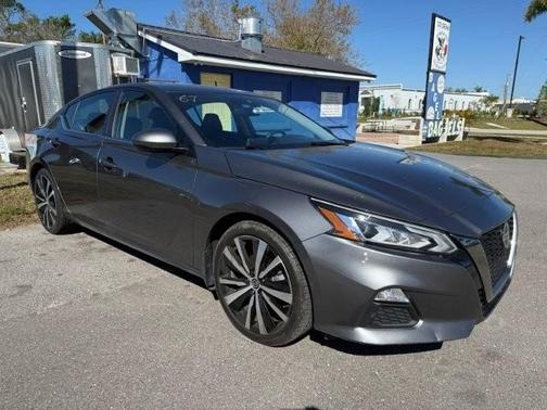 2022 Nissan Altima SR FWD