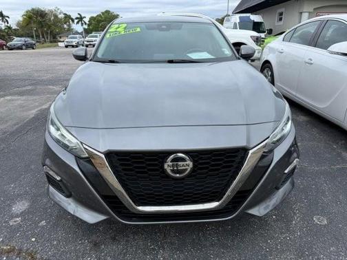 2022 Nissan Altima SR FWD