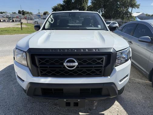Glacier White 2024 Nissan Frontier S