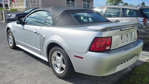 2003 Ford Mustang Deluxe