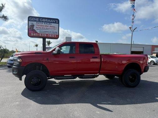 2024 RAM 3500 Tradesman Crew Cab 4x4 8' Box