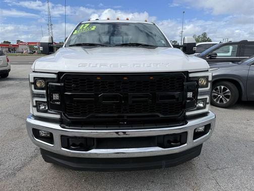 White Platinum Metallic Tri-Coat 2017 Ford F-350 Platinum