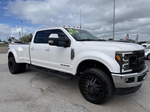 White Platinum Metallic Tri-Coat 2017 Ford F-350 Platinum