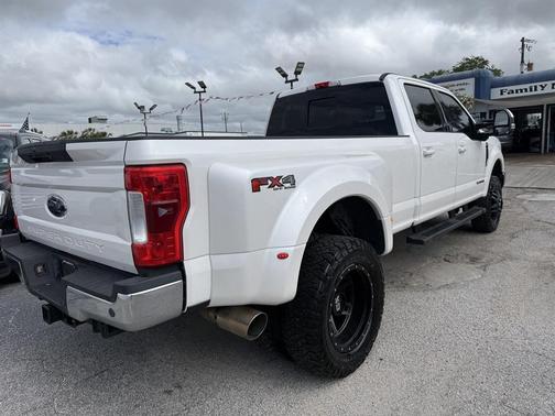 White Platinum Metallic Tri-Coat 2017 Ford F-350 Platinum