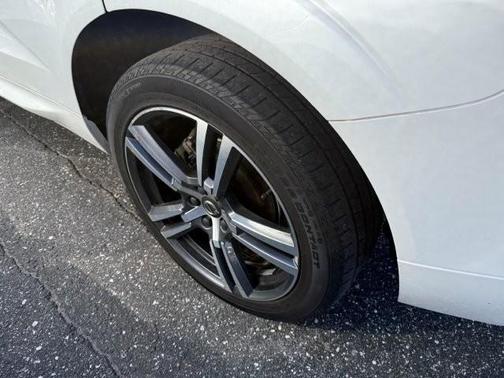 2021 Volvo XC60 T5 Momentum