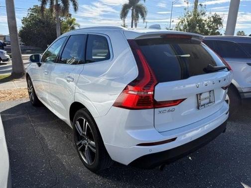 2021 Volvo XC60 T5 Momentum