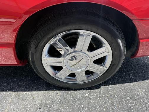 2004 Ford Thunderbird Base