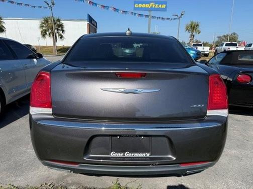 2018 Chrysler 300 Limited