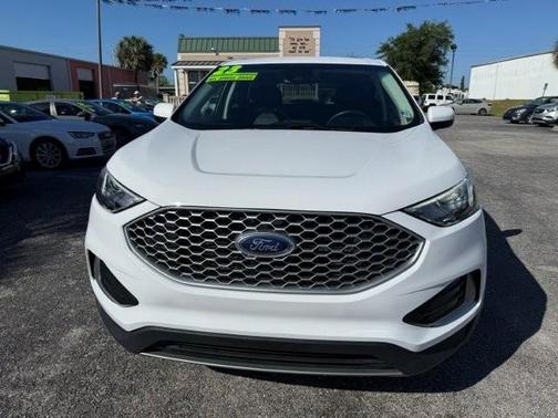 White 2023 Ford Edge SEL