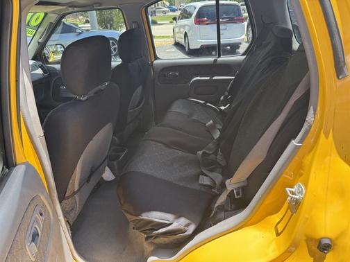 Solar Yellow Clearcoat 2001 Nissan Xterra XE-V6