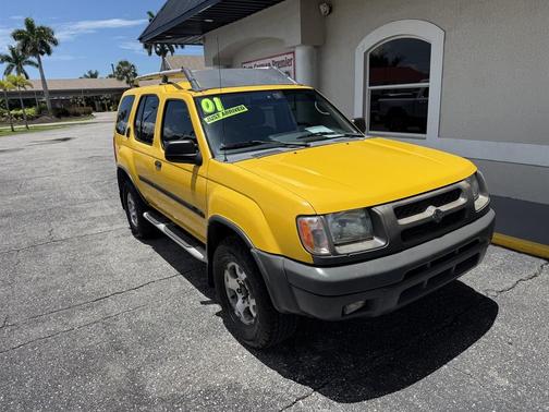 Solar Yellow Clearcoat 2001 Nissan Xterra XE-V6