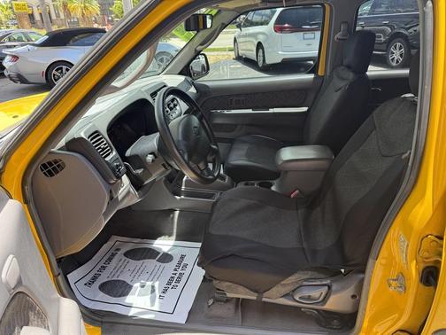 Solar Yellow Clearcoat 2001 Nissan Xterra XE-V6