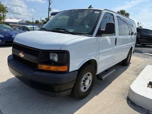 Summit White 2017 Chevrolet Express 2500 LS