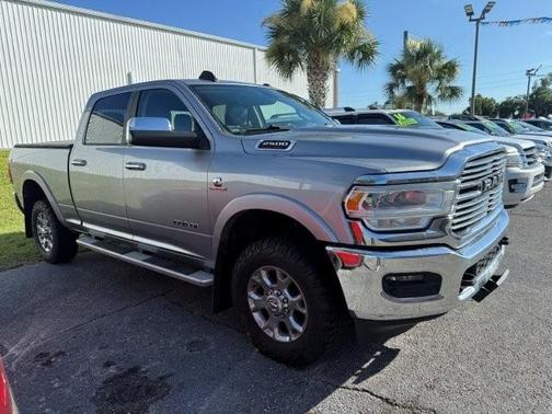 2020 RAM 2500 Laramie Crew Cab 4X4 6'4' Box