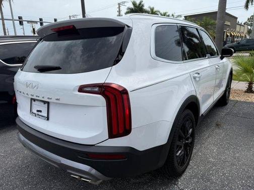 Glacial White Pearl 2022 Kia Telluride SX