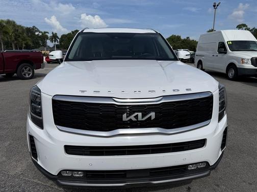 Glacial White Pearl 2022 Kia Telluride SX